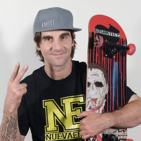 JESULEX (SKATER, NUEVA ERA SHOP) "Formando las siglas V.I. de Vallilustres" – VALLILUSTRES – 14 AGOSTO 2012