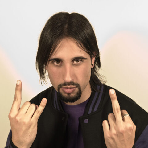 LARRY DANCE (CANTANTE Y PRODUCTOR AUDIOVISUAL) "Formando las siglas V.I. de Vallilustres"– VALLILUSTRES – 10 JULIO 2012