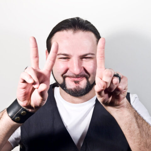 PACO DVT (DJ Y FUNDADOR DE DEVOTION) "Formando las siglas V.I. de Vallilustres"- VALLILUSTRES - 14 FEBRERO 2012